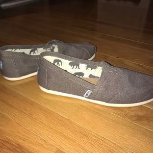 Charcoal Size 8 Classic Toms